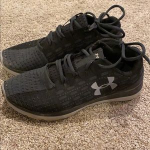 Size 8 Women’s UA shoes